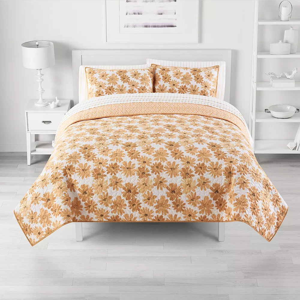 The Big One® Danielle Daisy Reversible Quilt Set 1 The Big One® Danielle Daisy Reversible Quilt Set