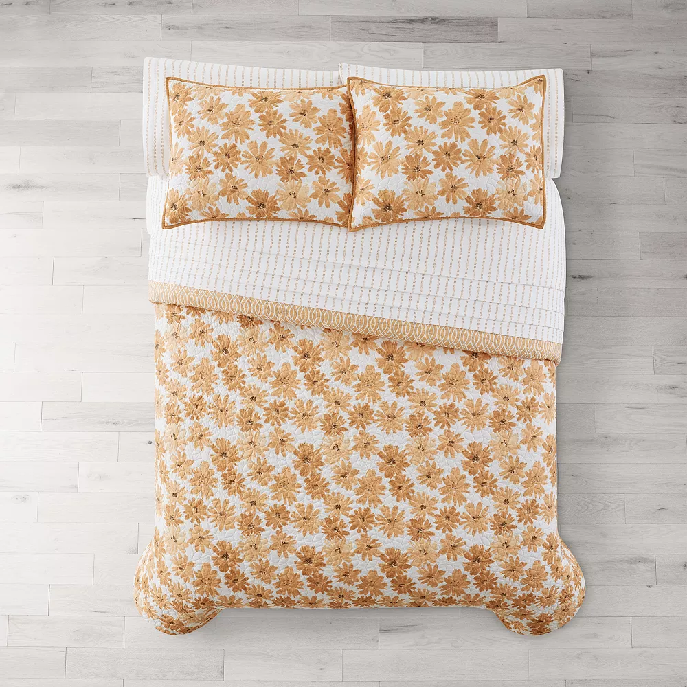 The Big One® Danielle Daisy Reversible Quilt Set 2 The Big One® Danielle Daisy Reversible Quilt Set - Image 2